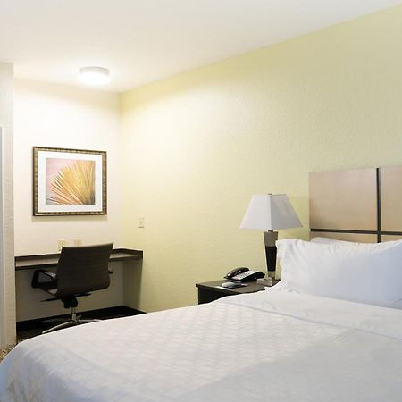 Candlewood Suites Bay City By Ihg Exterior foto